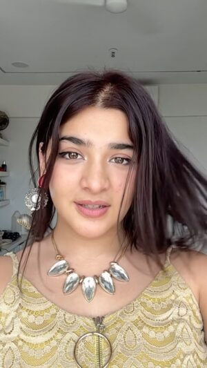 Ananya Agarwal Instagram - I weirdly like this reel a lil too much !! and the song too obv✨💐