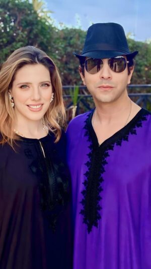 Anas El Baz Instagram - “Onze ans plus tard, quelle joie de retrouver ma chère Claire ! Je suis tellement heureux de te voir chaque fois en tant que présentatrice à la télé . Je te souhaite beaucoup de succès dans ta carrière. C’est un réel plaisir de te voir t’épanouir dans ce que tu fais. 
Saches que le Maroc est ton deuxième pays, et que tu seras toujours la bienvenue.”
- Anas