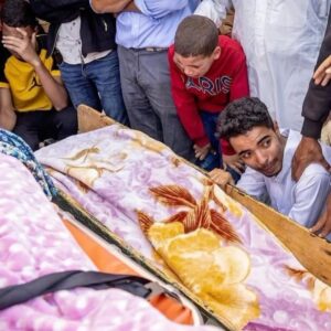 Anas El Baz Instagram - ببالغ الحزن اتقدم بخالص التعازي لضحايا الزلزال الأخير في اقليم الحوز و ما جوره ، الذي أسفر عن وفاة أكثر من 2000 شخص. تكون أفكارنا وصلواتنا مع أسر الضحايا في هذه الأوقات العصيبة. نأمل أن تتمكن السلطات المحلية والمنظمات الدولية من تقديم الدعم اللازم للتغلب على هذه الكارثة ومساعدة في إعادة بناء المجتمعات المتضررة. التضامن والوحدة أمور أساسية في مثل 
هذه الظروف، ونحن نقف بقلوب متجمدة مع شعب بلادنا المغرب.
😢💔🇲🇦