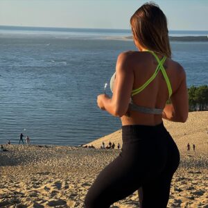 Anastasia Antrope Instagram - 🌊❤️

#fitness #fitnessgirl #bodypositive #dunedupilat