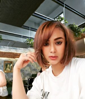 Anastasia Novie Instagram - How do i look.. ? 
Ak potong kayak gini bagus ga guys... 😊

#summer
#newlook
#new
#august
#2023
#vacation
#sardegna
#italy