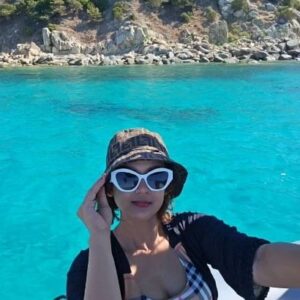 Anastasia Novie Instagram - Hello  turquoise sea water 💛💛

#summer
#august 
#2023
#sardegna
#youandme
#vacation
#sea
#beach