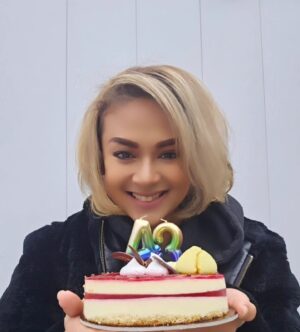 Anastasia Novie Instagram - Celebrating another year of my life.. i might not be the richest person in the world or the world’s president but I have happiness, peace of mind, and most importantly the gift of life. Thank you, God, for blessing me with such priceless gifts...
On my birthday, I celebrate these little but priceless things..
 I thank you from the bottom of my heart for blessing me with this day. Thank you for adding another year of life... 🧡
Happy Birthday to me ... 🧡

#birthday
#mybirthday
#fortythree 
#13
#november
#2023
#italy
#blessed
#mystory