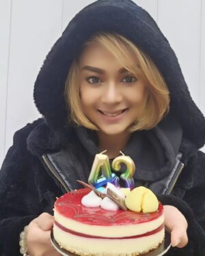 Anastasia Novie Instagram - Celebrating another year of my life.. i might not be the richest person in the world or the world’s president but I have happiness, peace of mind, and most importantly the gift of life. Thank you, God, for blessing me with such priceless gifts...
On my birthday, I celebrate these little but priceless things..
 I thank you from the bottom of my heart for blessing me with this day. Thank you for adding another year of life... 🧡
Happy Birthday to me ... 🧡

#birthday
#mybirthday
#fortythree 
#13
#november
#2023
#italy
#blessed
#mystory