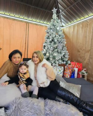 Anastasia Novie Instagram - Terlalu gemezzzz @aurora13012021 🩷

#christmas 
#merrychristmas 
#december
#2023
#family
#italy