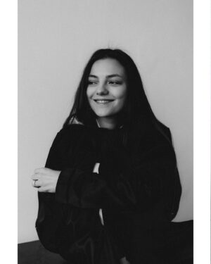 Anastasiia Nesterenko Instagram - Як важливо давати собі час і можливість помилятися. 

На просторах тіктоку побачила відео, де дівчинка розповідала, шо вирішила давати собі певну кількість спроб на якусь справу. 
І якщо не виходить, то вона себе не карає(як це я роблю завжди😂🤌🏻), а аналізує і пробує ще раз. Бо у неї є цей час і простір на помилку. 

Почала застосовувати у житті. Вдається поки шо не на 100%, але я хоч почала😅 

Будьте добрішими до себе! Підтримуйте ✨ 
Станьте опорою для себе
І все вийде❤️‍🩹🫂