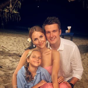 Anatoliy Rudenko Instagram - С Новым, Наступившим 2022 Годом!!!🤗❄️❤️

Берегите себя!) Будьте здоровы!)

И пусть сбываются ваши мечты!)🕊️
