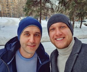 Anatoliy Rudenko Instagram - Вот так совершенно случайно встретил друга @mywalkerbook 💪🏼😊
Хотя, как говорит мой папа, случай - это второе имя Бога!)
Может быть, выльется в интересный проект, кто знает?)☝🏻😊
В любом случае был рад повидаться!) Желаю тебе хорошего завершения рабочего дня!) И надеюсь до скорой встречи!)