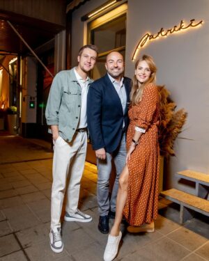 Anatoliy Rudenko Instagram - Вот так замечательно поужинали с друзьями два раза в разных местах и за один вечер. Сначала в @villapasta_rest по случаю юбилея @gourmetalliance, а затем в @patriki.moscow отметили их первую годовщину.