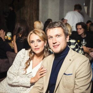 Anatoliy Rudenko Instagram - С праздником всех!)🤲🏻😇🕊️ Введения во храм Пресвятой Богородицы!)

На сезонном ужине Roku в Pop-Up пространстве Roku Seasons)

Спасибо @dmitrydudinskiy и @d2marketingsolutions)