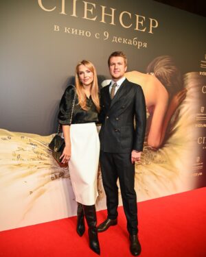 Anatoliy Rudenko Instagram - Позавчера на закрытом предпремьерном показе фильма "Спенсер"... 

Спасибо Лидии за приглашение!) Очень красиво и с большим вкусом все было организовано!) Общение, шампанское, все лилось рекой!) Получили огромное удовольствие!) И даже фильм посмотрели!) Ещё хочу отметить звук☝🏻т.к. заморочен на эту тему. Ни в одном кинотеатре такого высококлассного звука не встречал. От этого погружение в тонкую психологическую драму Пабло Ларраина происходит намного глубже) Всем советую!)