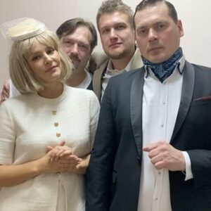 Anatoliy Rudenko Instagram - Актёры 🤪 нам только дай возможность, и мы будем отжигать 🤣
Сегодня на сцене Краснодара😉
Актёрам нельзя до конца взрослеть, впадать в пафос, вот мы и веселимся как можем😜
Как вам такие танцы???
Если понравилось, напишите пару слов в комментариях😉
 Выложить, как это было на самом деле???
По-моему это ещё забавнее🤣🤣🤣!!!
………
Александр Пашков @artistpashkov
Анатолий Руденко @to100nado
Пётр Красилов @krasilov_work 
Глафира Тарханова @glafiratarhanova