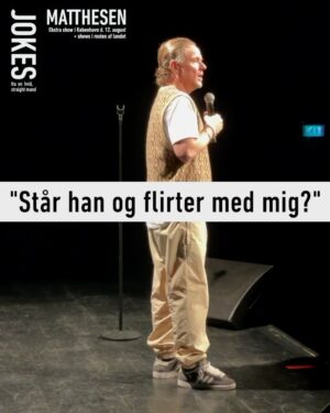 Anders Matthesen Instagram - Kender du det, når man ikke helt har indset, at man har brug for briller? 😅

Der er stadig gode pladser at få til showet i Falkoner Salen lørdag den 12. august kl. 21.30. Billetter finder du på anden.dk. Derinde kan du også se alle de mange andre byer, jeg besøger i 2023 🥳🕺

Link i bio: @andersandenmatthesen