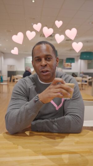 Andi Peters Instagram - So I didn’t find a Valentine in @marksandspencer … but I did find flowers, chocolates, cakes and prosecco and that’s MUCH better than a Valentine anyway! #ad