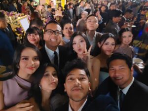 Andi Rianto Instagram - Selamat bermuara di keabadian @mahaliniraharja dan @rizkyfbian ❤️❤️

#AndiRianto #mahaliniraharja #rizkyfebian #wedding #love