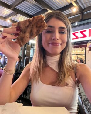 Andra Nechita Instagram - nyc 🤝 late night pizza