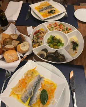 André Alba Instagram - Noite de frutos do mar c/ minha melhor cia