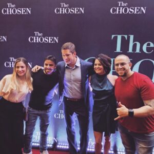 André Alba Instagram - Foto da Premier do @thechosentvbr da @angelstudios_inc
Com o diretor da série @dallas.jenkins 
Bora assistir o início da nova temporada!