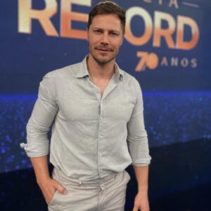 André Bankoff Instagram - Foi linda a gravação do Especial da Record comemorando os 70 anos da emissora ao lado de amigos mais que especiais. 
Parabéns Bruno Gomes, nosso diretor,  pela maestria e condução de toda a gravação.
Dia 25/12 tem Especial Record 70 anos. Vamos assistir!!! 🙌🏼❤️ 

Costume: @vrcollezioni 

@recordoficial 🩵