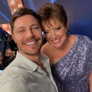 André Bankoff Instagram - Foi linda a gravação do Especial da Record comemorando os 70 anos da emissora ao lado de amigos mais que especiais. 
Parabéns Bruno Gomes, nosso diretor,  pela maestria e condução de toda a gravação.
Dia 25/12 tem Especial Record 70 anos. Vamos assistir!!! 🙌🏼❤️ 

Costume: @vrcollezioni 

@recordoficial 🩵
