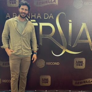 André Bankoff Instagram - Ontem foi apresentado um pouco do que será Rainha da Pérsia na @recordoficial com produção de @seriellaproductions Tenho certeza que vocês irão amar e se emocionar com essa linda história que iremos contar. 
Foi dada a largada! Em breve estaremos no Marrocos 🇲🇦 captando imagens belíssimas pra essa grande produção. Como ator, estou muito feliz por fazer parte desse grandioso projeto. Só em pensar que grandes filmes como MadMax, Gladiador, A Múmia, e entre outras grandes produções 🎥 foram feitas no mesmo estúdio, já dá pra ter uma ideia do que vocês podem esperar. Essa é a única produção brasileira de grande porte a fazer isso. 
E não é sobre fazer apenas, mas sim provocar uma mudança, uma transformação em vocês. 
Obrigado por toda confiança. 
We are the @godllywoodoficial 🙏🏼🙌🏼