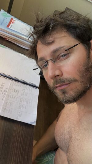 André Bankoff Instagram - Sai de perto de mim… 😂🤣