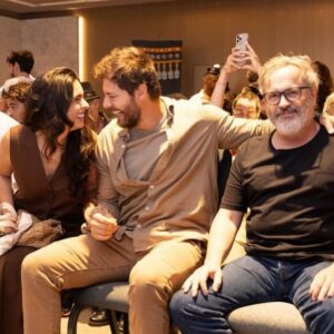 André Bankoff Instagram - Ontem foi apresentado um pouco do que será Rainha da Pérsia na @recordoficial com produção de @seriellaproductions Tenho certeza que vocês irão amar e se emocionar com essa linda história que iremos contar. 
Foi dada a largada! Em breve estaremos no Marrocos 🇲🇦 captando imagens belíssimas pra essa grande produção. Como ator, estou muito feliz por fazer parte desse grandioso projeto. Só em pensar que grandes filmes como MadMax, Gladiador, A Múmia, e entre outras grandes produções 🎥 foram feitas no mesmo estúdio, já dá pra ter uma ideia do que vocês podem esperar. Essa é a única produção brasileira de grande porte a fazer isso. 
E não é sobre fazer apenas, mas sim provocar uma mudança, uma transformação em vocês. 
Obrigado por toda confiança. 
We are the @godllywoodoficial 🙏🏼🙌🏼