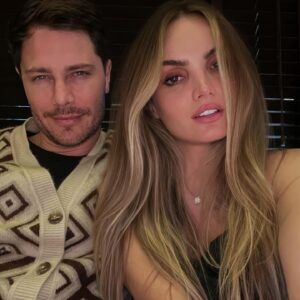 André Bankoff Instagram - Feliz cumpleaños mi amor! Que Deus te abençoe sempre, te desejo muita saúde e felicidades. Te admiro muito, pelo seu caráter, sua essência, sua educação, bondade e generosidade em vida. Você é uma grande mulher, determina e batalhadora. Que Jesus Cristo seja sempre nossa inspiração diária. Te amo! Feliz aniversário 🎂🎉🎈🎊🎁🩵🩵🩵 @carolreali