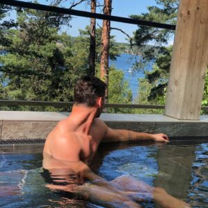 Andre Burakovsky Instagram - Thanks a lot @yasuragisweden for having us. Had a great time. Hope to see you soon again. #yasuragi