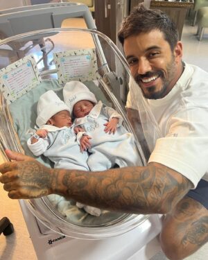 André Coelho Instagram - Ressignificando a palavra AMOR💙❤️💙