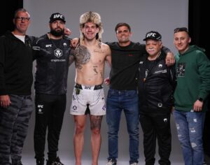 André Fialho Instagram - 🎲🎲🎲 Team All In. Another One! 3-0 in Main Events in 14 months. 7 Fight Win Streak for the dog B Allen 🙌🏽