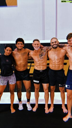 André Fialho Instagram - Working with my @killcliff_fc squad @gilbert_burns @andrefialhojr @alexeipergande mak’n Money for noth’n and gett’n chicks for free. That ain’t work’n… #budokon #budokonmobility #budokonuniversity
