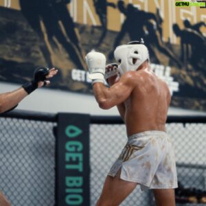 André Fialho Instagram - 👊 💥 💦