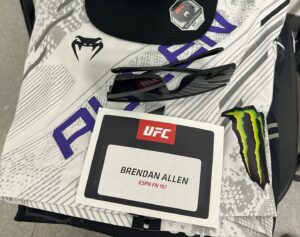 André Fialho Instagram - 🎲🎲🎲 Team All In. Another One! 3-0 in Main Events in 14 months. 7 Fight Win Streak for the dog B Allen 🙌🏽
