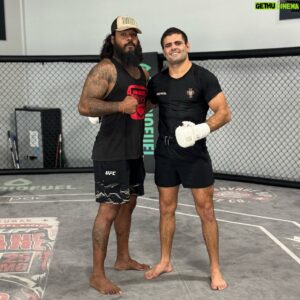 André Fialho Instagram - Appreciate you big bro @tyrone_spong 🧠📈