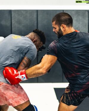 André Fialho Instagram - 🤜🤛💥

📸 @ryanloco