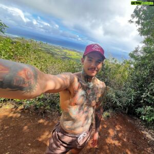 Andre Fili Instagram - When I was growing up Hawai’i was always this magical, far away place we couldn’t afford to go yet. My Grandma would tell me stories of her home and I would imagine what it would be like when I finally got to be there. How incredible is it that when I go now it feels like my 2nd home, complete with people I love and who love me. I spent most of my life not feeling “Hawaiian enough.” Now I can say with gratitude that I know I am connected to this place, in my blood and in my soul.

<TLDR>
Some days idek wtfgo but I do know we gon be aiight, yessah, poo poo pee pee poopy poo.