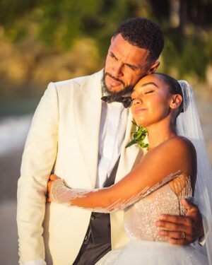Andre Gray Instagram - Its forever 🔗 ❤️ The Grays