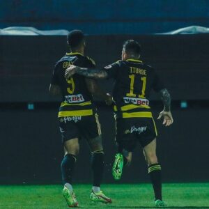 Andre Gray Instagram - About last night in Europa😍 

⚽️x2 @arisfc_official