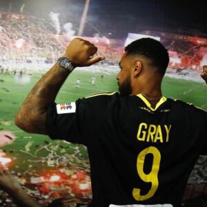 Andre Gray Instagram - AG9 🟡⚫️
Cant wait for this new adventure
Vamos @arisfc_official