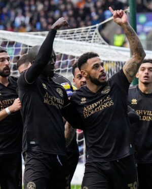 Andre Gray Instagram - Thanks for everything and everyone  @officialqpr 💙🤍