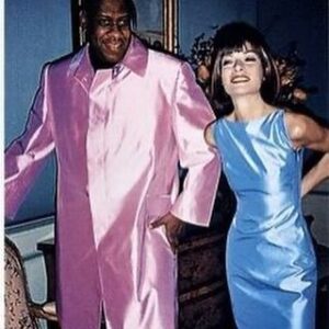 André Leon Talley Instagram - Happy Birthday Anna.  I have come this far by faith and your belief in me. We were both dressed by Tom Ford at Gucci when he was/is superstar of style. I wish you a wonderful birthday on this Election Day, and hopefully we can re-unite in unity and harmony, and our better angels will sing.  Lets hope the whole nation will heal through our Votes for Joe Biden. #bidenharris2020 #vogue #cfda #vogueuk #TomFord