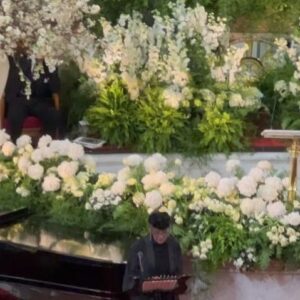 André Leon Talley Instagram - April 29, 2022 #inlovingmemory 🕊️