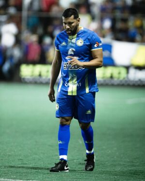 André Santos Instagram - VENCER é uma mistura de luta, força e otimismo e não desistir NUNCA!