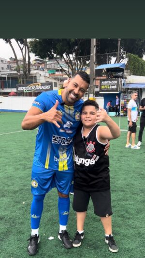 André Santos Instagram - Fala meus boleiros 🎙️⚽️💎

Olha a fera aí @andre_santos27 tmj jogador que honra entrevistar você máximo respeito boleiro estreia na @supercopapioneer pela equipe do @paunogato.fazendinha  e vc jogou o fino da bola que qualidade em campo parabéns pela partidaça que vc fez tmj 🔥⚽️🔥

#falameusbolerios💎 #futbol #supercopapioneer #jogamuito #futebolarte #futebolamador #futeboldevarzea #lateral #craque #timāo #inglaterra #turquia #seleção #flamengo #atleticomineiro #botafogo #figueirense #arsenal #fernebahce #grêmio #brasileirao #paulista #copadobrasil #taçaquanabara #campeonatocarioca 

@corinthians 
@figueirense 
@arsenal 
@flamengo 
@botafogo 
@fcgoaofficial 
@fcwil1900 
@boluspor 
@osdonosdabola 
@10neto 
@jogoaberto
@supercopapioneer 
@netshoes
@ge.globo 
@foxdeportes 
@espnbrasil