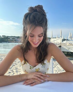 Andrea Bartlow Instagram - I’d like to go back to the south of France now thank you very much. 👀

wearing @bryananthonys always ✨