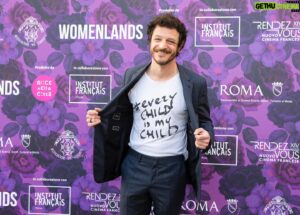 Andrea Bosca Instagram - Oggi celebriamo 7 anni di @everychildismychildets ❤️Grazie per averci accompagnato in questo percorso.
Abbiamo scelto di dedicare tempo, talento e il nostro peso mediatico a questa causa. Ideiamo e promuoviamo attività, iniziative ed eventi volti a finanziare progetti a favore dell’infanzia. Il nostro obiettivo è fare qualcosa di concreto per quei bambini costretti a vivere in situazioni di profondo disagio a causa di guerre, calamità, povertà, emarginazione e malattie. In Every Child Is My Child, accogliamo tutte le persone che condividono l’idea che ogni bambino meriti le stesse attenzioni e opportunità, indipendentemente dalla propria nazionalità o condizione sociale. Ogni bambino è il nostro bambino, soprattutto là dove il rischio di soffrire a causa di adulti irresponsabili è più elevato. GRAZIE❤️

Grazie Associazione Via Condotti, Antico Caffè Greco e @alicenellacitta 

Foto di @lucadammicco