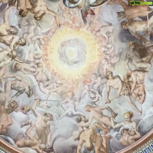 Andrea Bosca Instagram - Posto figo, W l’Italia, baffo importante 

Bella idea, my friend @stefania_roda_ 

@palazzofarnesecaprarola