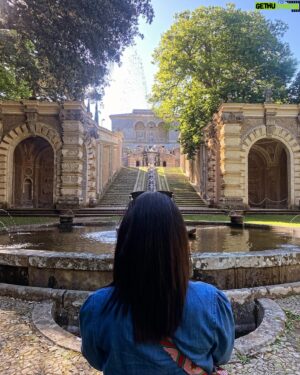 Andrea Bosca Instagram - Posto figo, W l’Italia, baffo importante 

Bella idea, my friend @stefania_roda_ 

@palazzofarnesecaprarola