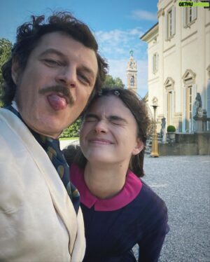 Andrea Bosca Instagram - Tropppico del Cancro, con @catelessy 🧨❤️‍🔥#moodoftheday 

(La leggenda di Johnny Trap continua nelle prossime puntate @giacomogiorgioreal … #noi #pazzimafelici🌟🍝🥷 ) 

#belcanto #backstage #freedom